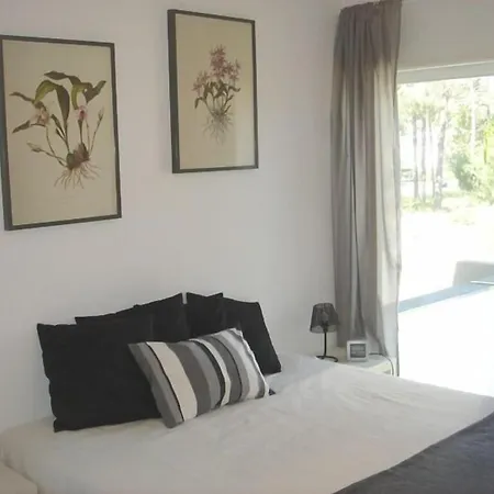 Da Luz Villa Aroeira (Setubal)